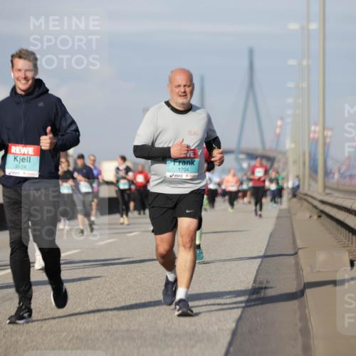 03.10.2025 - Köhlbrandbrückenlauf Jannik Wohlers http://msf.ph/oto/9090919 03.10.2025 10:10:41 Position 3 2624, 1704 meine-sportfotos.de