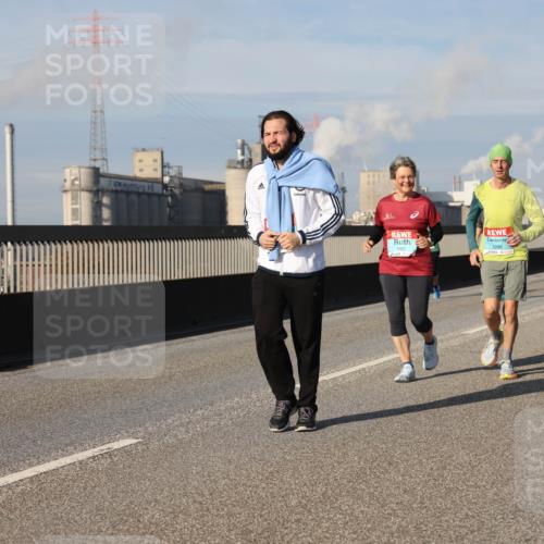 03.10.2025 - Köhlbrandbrückenlauf Lena Gebhardt http://msf.ph/oto/9090922 03.10.2025 10:07:47 Position 2 1097, 1096, 1098 meine-sportfotos.de