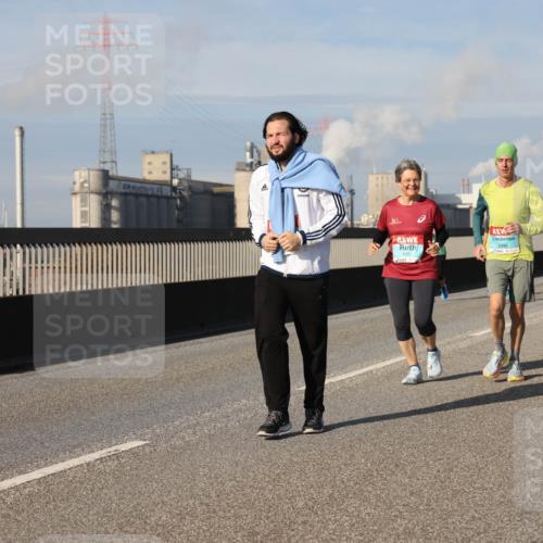 03.10.2025 - Köhlbrandbrückenlauf Lena Gebhardt http://msf.ph/oto/9090929 03.10.2025 10:07:47 Position 2 1097, 1096, 098 meine-sportfotos.de