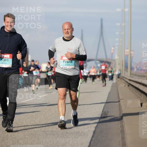 03.10.2025 - Köhlbrandbrückenlauf Jannik Wohlers http://msf.ph/oto/9090948 03.10.2025 10:10:41 Position 3 2624, 1704 meine-sportfotos.de
