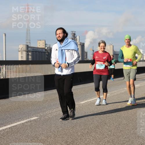 03.10.2025 - Köhlbrandbrückenlauf Lena Gebhardt http://msf.ph/oto/9090951 03.10.2025 10:07:48 Position 2 1097, 1098 meine-sportfotos.de