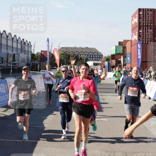03.10.2025 - Köhlbrandbrückenlauf Jannik Wohlers http://msf.ph/oto/9090952 03.10.2025 13:19:42 Ziel 4981, 5047, 5148, 5647, 5648, 5650, 5838, 5931, 5975, 6382, 6383, 6509, 6600, 6660, 6730 meine-sportfotos.de