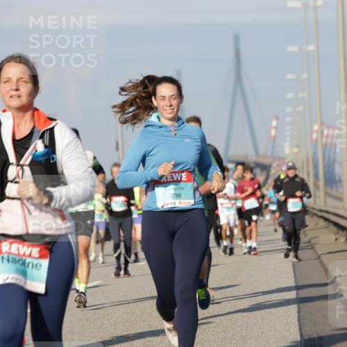 03.10.2025 - Köhlbrandbrückenlauf Jannik Wohlers http://msf.ph/oto/9090954 03.10.2025 09:59:14 Position 3 3788 meine-sportfotos.de
