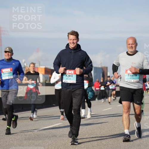 03.10.2025 - Köhlbrandbrückenlauf Jannik Wohlers http://msf.ph/oto/9090968 03.10.2025 10:10:42 Position 3 2633, 2624, 1704 meine-sportfotos.de