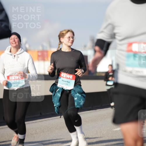03.10.2025 - Köhlbrandbrückenlauf Jannik Wohlers http://msf.ph/oto/9090984 03.10.2025 10:10:44 Position 3 3746, 3739 meine-sportfotos.de
