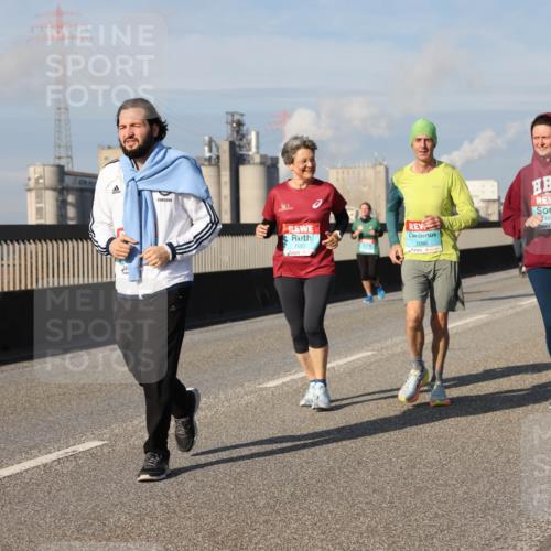 03.10.2025 - Köhlbrandbrückenlauf Lena Gebhardt http://msf.ph/oto/9090986 03.10.2025 10:07:48 Position 2 1097, 1096, 1098 meine-sportfotos.de