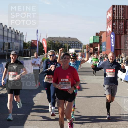 03.10.2025 - Köhlbrandbrückenlauf Jannik Wohlers http://msf.ph/oto/9090991 03.10.2025 13:19:43 Ziel 4981, 5047, 5148, 5647, 5648, 5650, 5838, 5931, 5975, 6382, 6383, 6509, 6600, 6660, 6730 meine-sportfotos.de
