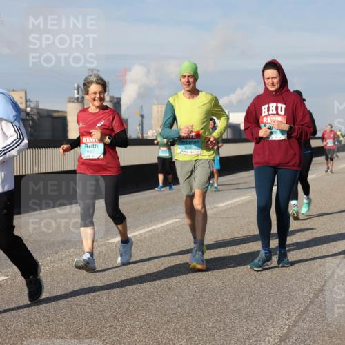 03.10.2025 - Köhlbrandbrückenlauf Lena Gebhardt http://msf.ph/oto/9090992 03.10.2025 10:07:48 Position 2 1097, 1096, 098 meine-sportfotos.de