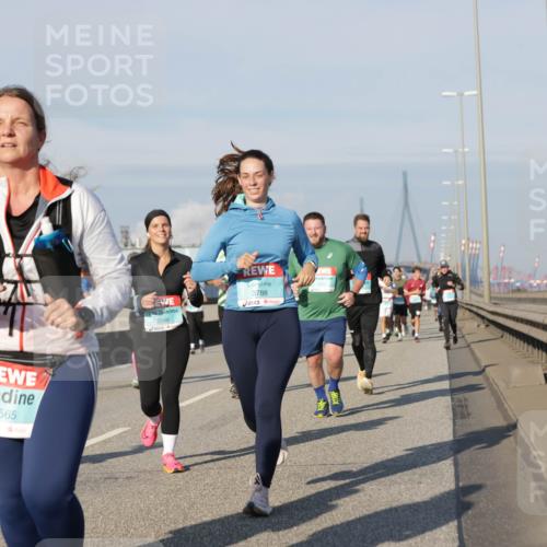 03.10.2025 - Köhlbrandbrückenlauf Jannik Wohlers http://msf.ph/oto/9091006 03.10.2025 09:59:15 Position 3 1565, 2046, 3788 meine-sportfotos.de