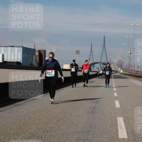 03.10.2025 - Köhlbrandbrückenlauf Fabian Wolf http://msf.ph/oto/9091019 03.10.2025 10:26:52 Position 3 3 meine-sportfotos.de