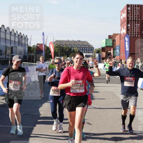 03.10.2025 - Köhlbrandbrückenlauf Jannik Wohlers http://msf.ph/oto/9091029 03.10.2025 13:19:43 Ziel 4981, 5047, 5148, 5647, 5648, 5650, 5838, 5931, 5975, 6382, 6383, 6509, 6600, 6660, 6730 meine-sportfotos.de