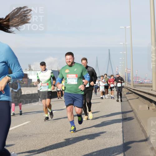 03.10.2025 - Köhlbrandbrückenlauf Jannik Wohlers http://msf.ph/oto/9091037 03.10.2025 09:59:16 Position 3 3788, 1813, 1213 meine-sportfotos.de