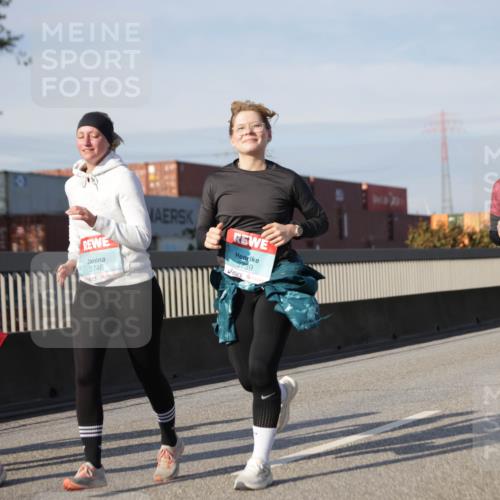 03.10.2025 - Köhlbrandbrückenlauf Jannik Wohlers http://msf.ph/oto/9091056 03.10.2025 10:10:46 Position 3 3364, 3746, 3739, 2086 meine-sportfotos.de