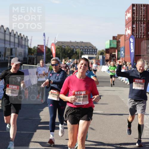 03.10.2025 - Köhlbrandbrückenlauf Jannik Wohlers http://msf.ph/oto/9091058 03.10.2025 13:19:43 Ziel 4981, 5047, 5148, 5647, 5648, 5650, 5838, 5931, 5975, 6382, 6383, 6509, 6600, 6660, 6730 meine-sportfotos.de