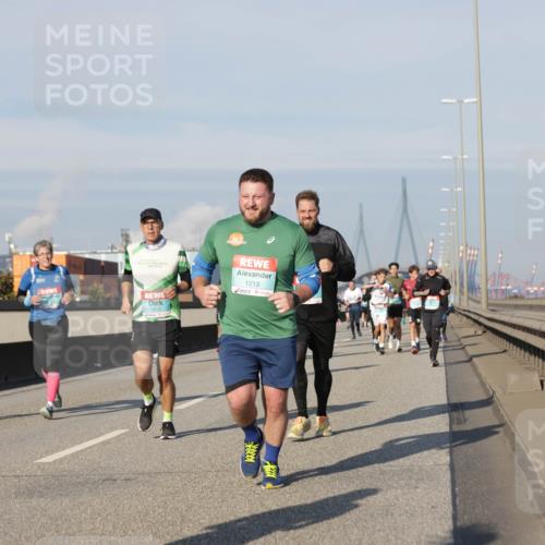 03.10.2025 - Köhlbrandbrückenlauf Jannik Wohlers http://msf.ph/oto/9091066 03.10.2025 09:59:17 Position 3 2046, 1213 meine-sportfotos.de