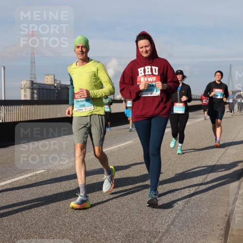 03.10.2025 - Köhlbrandbrückenlauf Lena Gebhardt http://msf.ph/oto/9091072 03.10.2025 10:07:50 Position 2 1097, 1096, 1098 meine-sportfotos.de