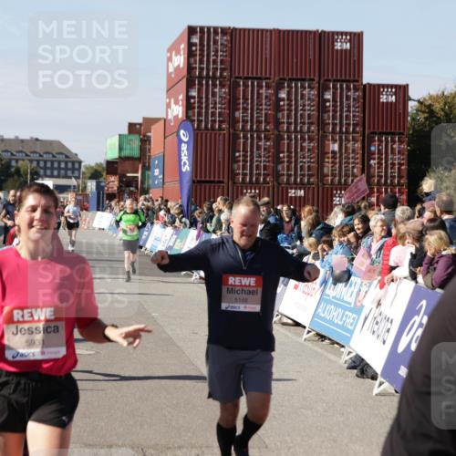 03.10.2025 - Köhlbrandbrückenlauf Jannik Wohlers http://msf.ph/oto/9091078 03.10.2025 13:19:43 Ziel 4981, 5047, 5148, 5647, 5648, 5650, 5838, 5931, 5975, 6382, 6383, 6509, 6600, 6660, 6730 meine-sportfotos.de