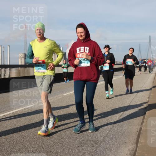 03.10.2025 - Köhlbrandbrückenlauf Lena Gebhardt http://msf.ph/oto/9091079 03.10.2025 10:07:50 Position 2 1096, 1098 meine-sportfotos.de