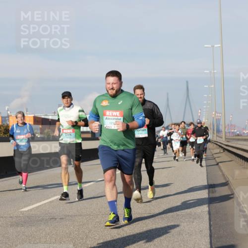 03.10.2025 - Köhlbrandbrückenlauf Jannik Wohlers http://msf.ph/oto/9091082 03.10.2025 09:59:17 Position 3 046, 121, 3144 meine-sportfotos.de