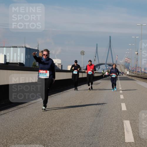 03.10.2025 - Köhlbrandbrückenlauf Fabian Wolf http://msf.ph/oto/9091085 03.10.2025 10:26:53 Position 3 2546, 3 meine-sportfotos.de