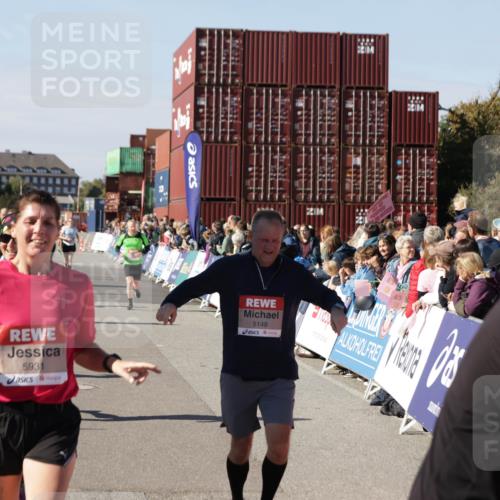 03.10.2025 - Köhlbrandbrückenlauf Jannik Wohlers http://msf.ph/oto/9091087 03.10.2025 13:19:43 Ziel 4981, 5047, 5148, 5647, 5648, 5650, 5838, 5931, 5975, 6382, 6383, 6509, 6600, 6660, 6730 meine-sportfotos.de