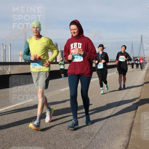 03.10.2025 - Köhlbrandbrückenlauf Lena Gebhardt http://msf.ph/oto/9091089 03.10.2025 10:07:50 Position 2 1096, 1098 meine-sportfotos.de