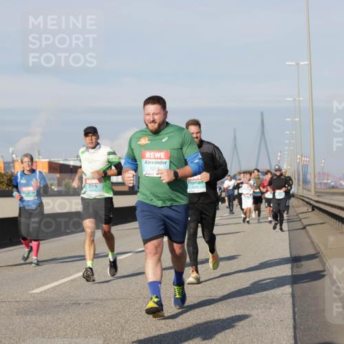 03.10.2025 - Köhlbrandbrückenlauf Jannik Wohlers http://msf.ph/oto/9091090 03.10.2025 09:59:17 Position 3 1213, 3144 meine-sportfotos.de