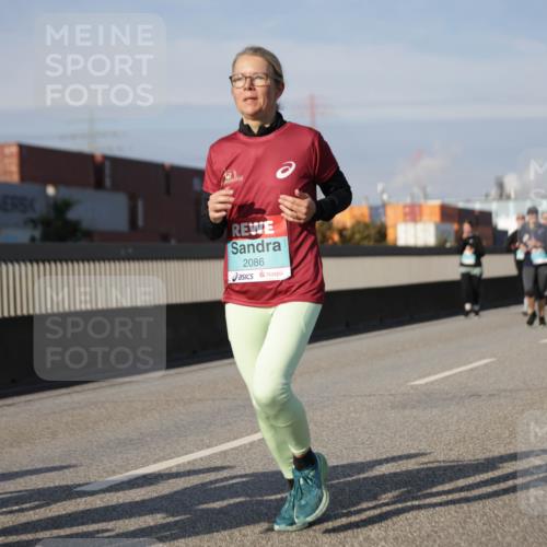 03.10.2025 - Köhlbrandbrückenlauf Jannik Wohlers http://msf.ph/oto/9091091 03.10.2025 10:10:47 Position 3 2086 meine-sportfotos.de