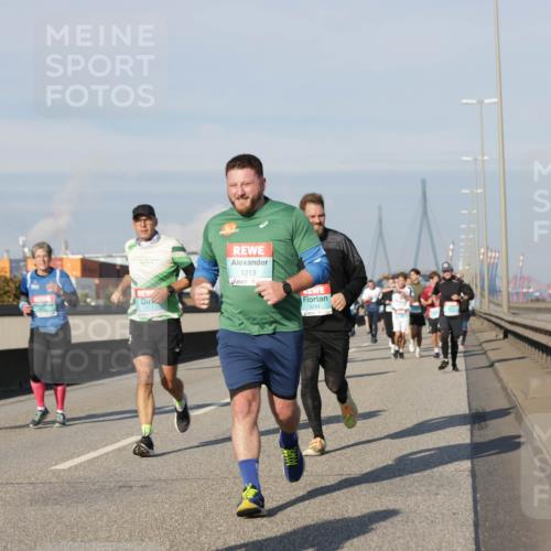 03.10.2025 - Köhlbrandbrückenlauf Jannik Wohlers http://msf.ph/oto/9091094 03.10.2025 09:59:17 Position 3 1813, 1213, 3144 meine-sportfotos.de