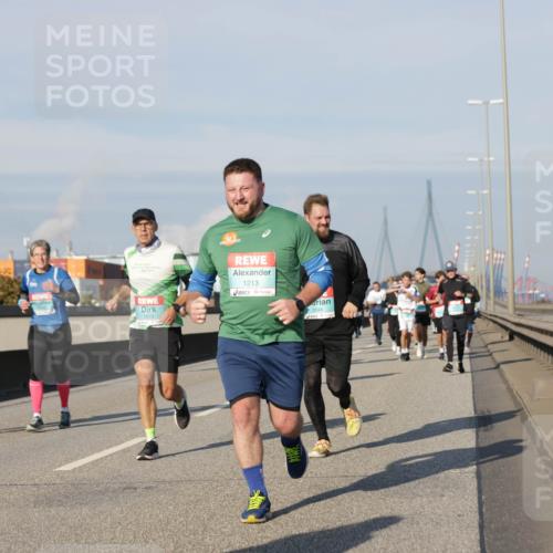 03.10.2025 - Köhlbrandbrückenlauf Jannik Wohlers http://msf.ph/oto/9091100 03.10.2025 09:59:17 Position 3 1813, 1213, 3144 meine-sportfotos.de