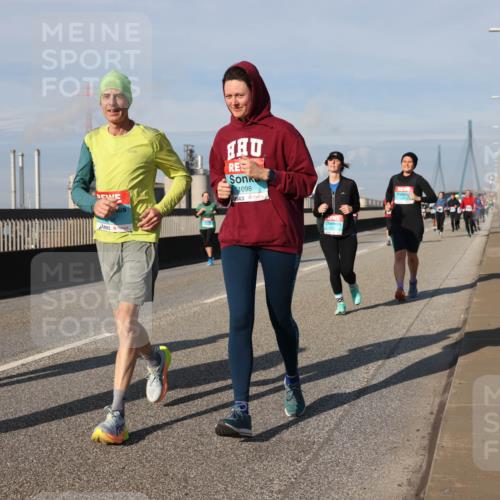 03.10.2025 - Köhlbrandbrückenlauf Lena Gebhardt http://msf.ph/oto/9091101 03.10.2025 10:07:50 Position 2 1098 meine-sportfotos.de