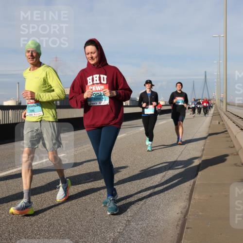 03.10.2025 - Köhlbrandbrückenlauf Lena Gebhardt http://msf.ph/oto/9091124 03.10.2025 10:07:50 Position 2 1096, 1098 meine-sportfotos.de
