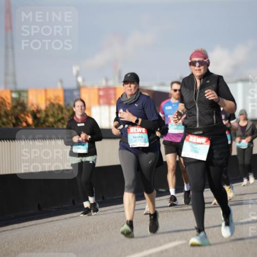 03.10.2025 - Köhlbrandbrückenlauf Jannik Wohlers http://msf.ph/oto/9091130 03.10.2025 10:10:49 Position 3 3737, 3784 meine-sportfotos.de