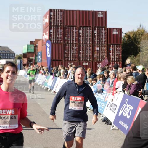 03.10.2025 - Köhlbrandbrückenlauf Jannik Wohlers http://msf.ph/oto/9091132 03.10.2025 13:19:44 Ziel 4376, 4539, 4981, 5047, 5059, 5148, 5647, 5648, 5650, 5704, 5838, 5931, 5975, 6382, 6383, 6509, 6600, 6660, 6730 meine-sportfotos.de
