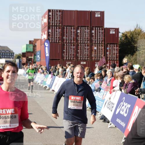 03.10.2025 - Köhlbrandbrückenlauf Jannik Wohlers http://msf.ph/oto/9091142 03.10.2025 13:19:44 Ziel 4376, 4539, 4981, 5047, 5059, 5148, 5647, 5648, 5650, 5704, 5838, 5931, 5975, 6382, 6383, 6509, 6600, 6660, 6730 meine-sportfotos.de
