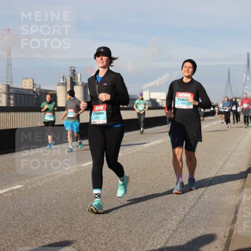 03.10.2025 - Köhlbrandbrückenlauf Lena Gebhardt http://msf.ph/oto/9091154 03.10.2025 10:07:51 Position 2 3701, 2621 meine-sportfotos.de