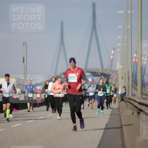 03.10.2025 - Köhlbrandbrückenlauf Jannik Wohlers http://msf.ph/oto/9091156 03.10.2025 10:10:51 Position 3 2536 meine-sportfotos.de