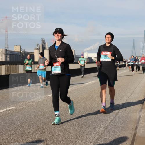 03.10.2025 - Köhlbrandbrückenlauf Lena Gebhardt http://msf.ph/oto/9091164 03.10.2025 10:07:51 Position 2 3701, 2621 meine-sportfotos.de