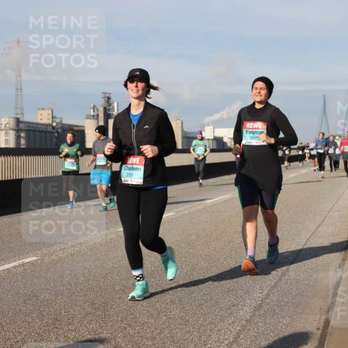 03.10.2025 - Köhlbrandbrückenlauf Lena Gebhardt http://msf.ph/oto/9091171 03.10.2025 10:07:51 Position 2 3701, 2621 meine-sportfotos.de