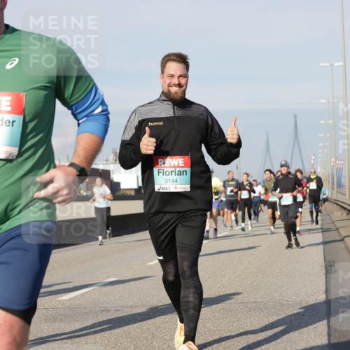 03.10.2025 - Köhlbrandbrückenlauf Jannik Wohlers http://msf.ph/oto/9091177 03.10.2025 09:59:19 Position 3 1213, 3144 meine-sportfotos.de
