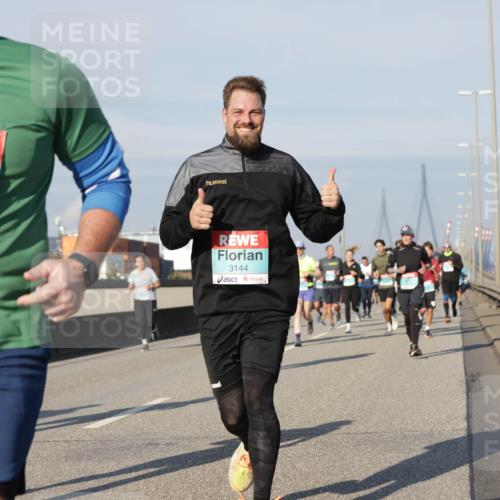 03.10.2025 - Köhlbrandbrückenlauf Jannik Wohlers http://msf.ph/oto/9091183 03.10.2025 09:59:19 Position 3 1213, 3144 meine-sportfotos.de