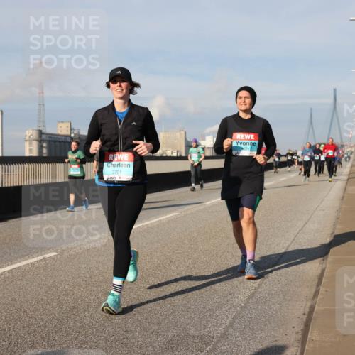 03.10.2025 - Köhlbrandbrückenlauf Lena Gebhardt http://msf.ph/oto/9091184 03.10.2025 10:07:52 Position 2 3701, 2621 meine-sportfotos.de
