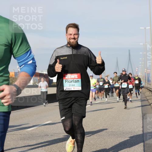 03.10.2025 - Köhlbrandbrückenlauf Jannik Wohlers http://msf.ph/oto/9091187 03.10.2025 09:59:19 Position 3 44, 1213, 3144 meine-sportfotos.de