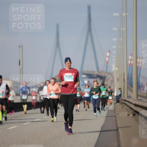 03.10.2025 - Köhlbrandbrückenlauf Jannik Wohlers http://msf.ph/oto/9091189 03.10.2025 10:10:52 Position 3  meine-sportfotos.de