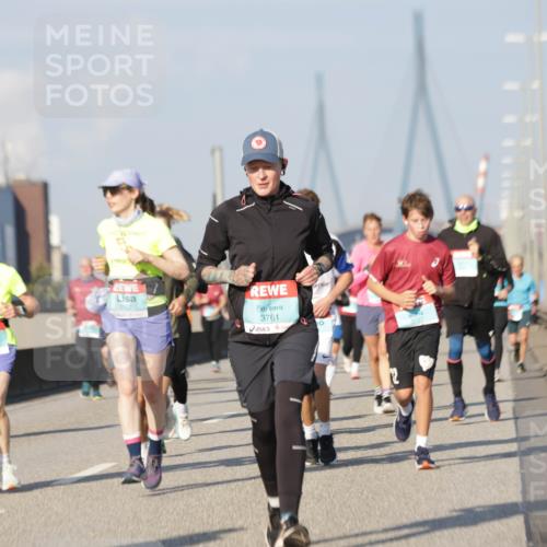 03.10.2025 - Köhlbrandbrückenlauf Jannik Wohlers http://msf.ph/oto/9091198 03.10.2025 09:59:20 Position 3 3107, 3761 meine-sportfotos.de