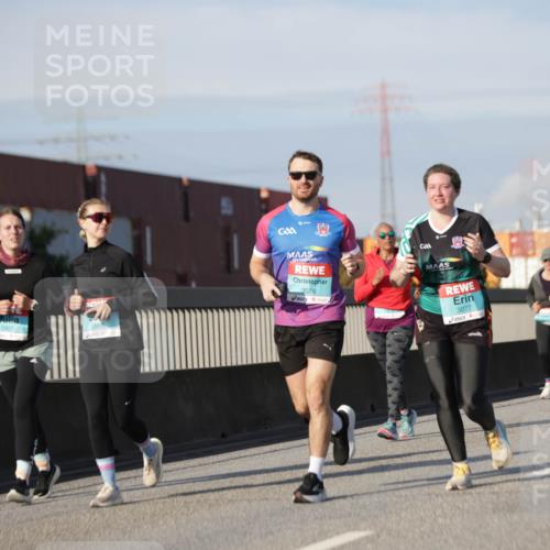 03.10.2025 - Köhlbrandbrückenlauf Jannik Wohlers http://msf.ph/oto/9091222 03.10.2025 10:10:54 Position 3 3076, 3077 meine-sportfotos.de