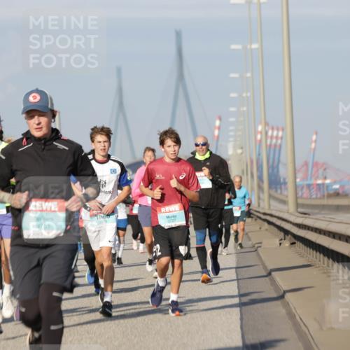 03.10.2025 - Köhlbrandbrückenlauf Jannik Wohlers http://msf.ph/oto/9091223 03.10.2025 09:59:21 Position 3 3107, 3761, 2878, 3727 meine-sportfotos.de