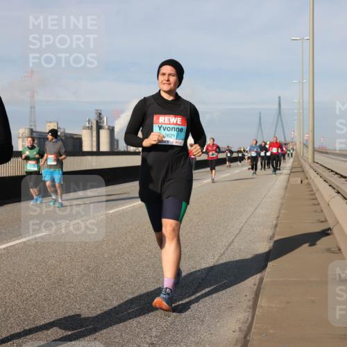 03.10.2025 - Köhlbrandbrückenlauf Lena Gebhardt http://msf.ph/oto/9091236 03.10.2025 10:07:53 Position 2 3701, 2621 meine-sportfotos.de