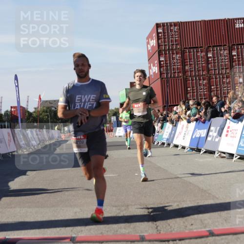 03.10.2025 - Köhlbrandbrückenlauf Jannik Wohlers http://msf.ph/oto/9091252 03.10.2025 12:53:57 Ziel 4030, 4088, 5947, 6002, 6085, 6422, 6817 meine-sportfotos.de