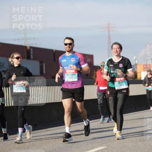 03.10.2025 - Köhlbrandbrückenlauf Jannik Wohlers http://msf.ph/oto/9091263 03.10.2025 10:10:54 Position 3 2966, 3076, 3077 meine-sportfotos.de